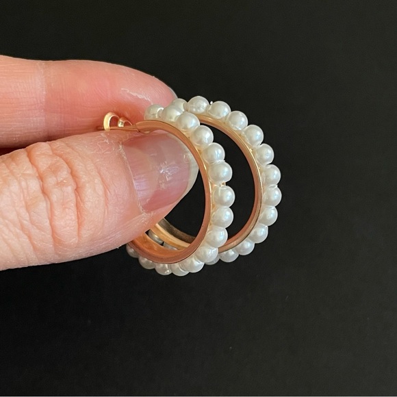 Gold Pearl Hoop Fashion Earrings - NWT - Picture 7 of 9